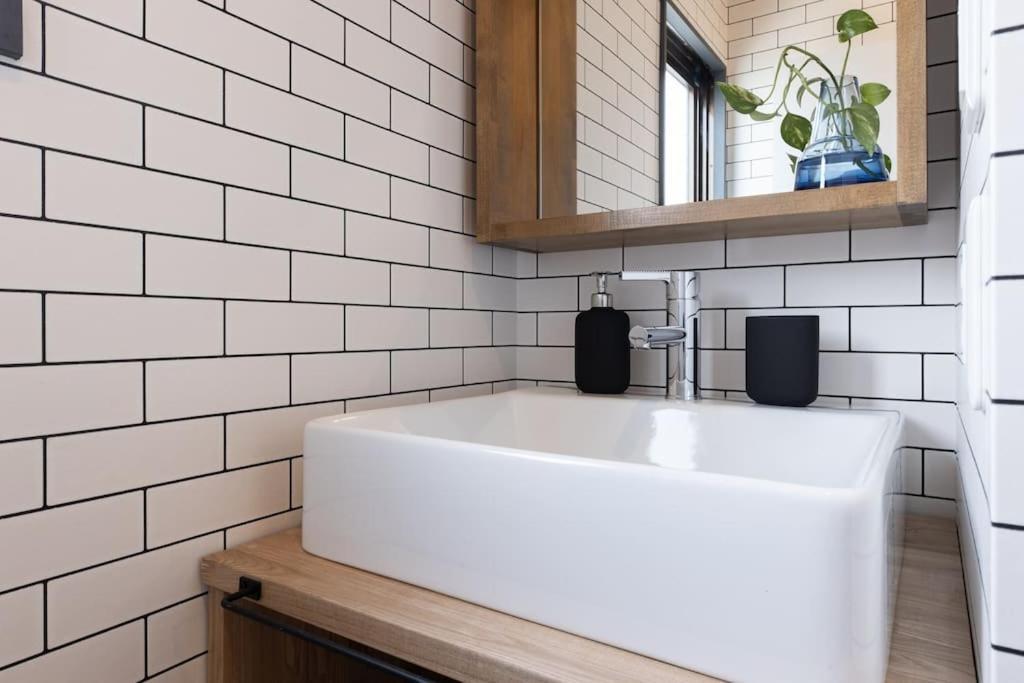 Apartment Oneness House *