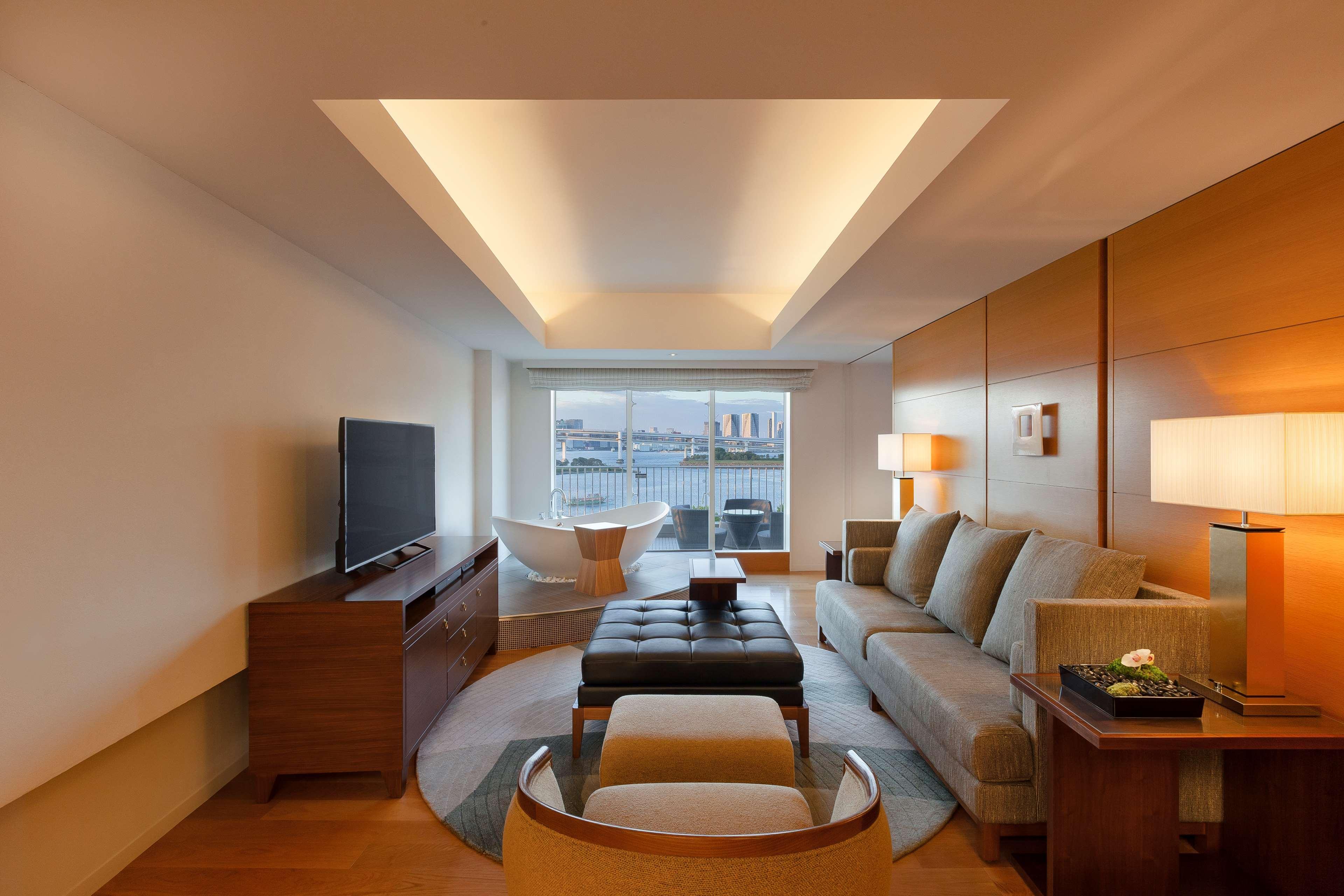 Hilton Odaiba Hotel 5*