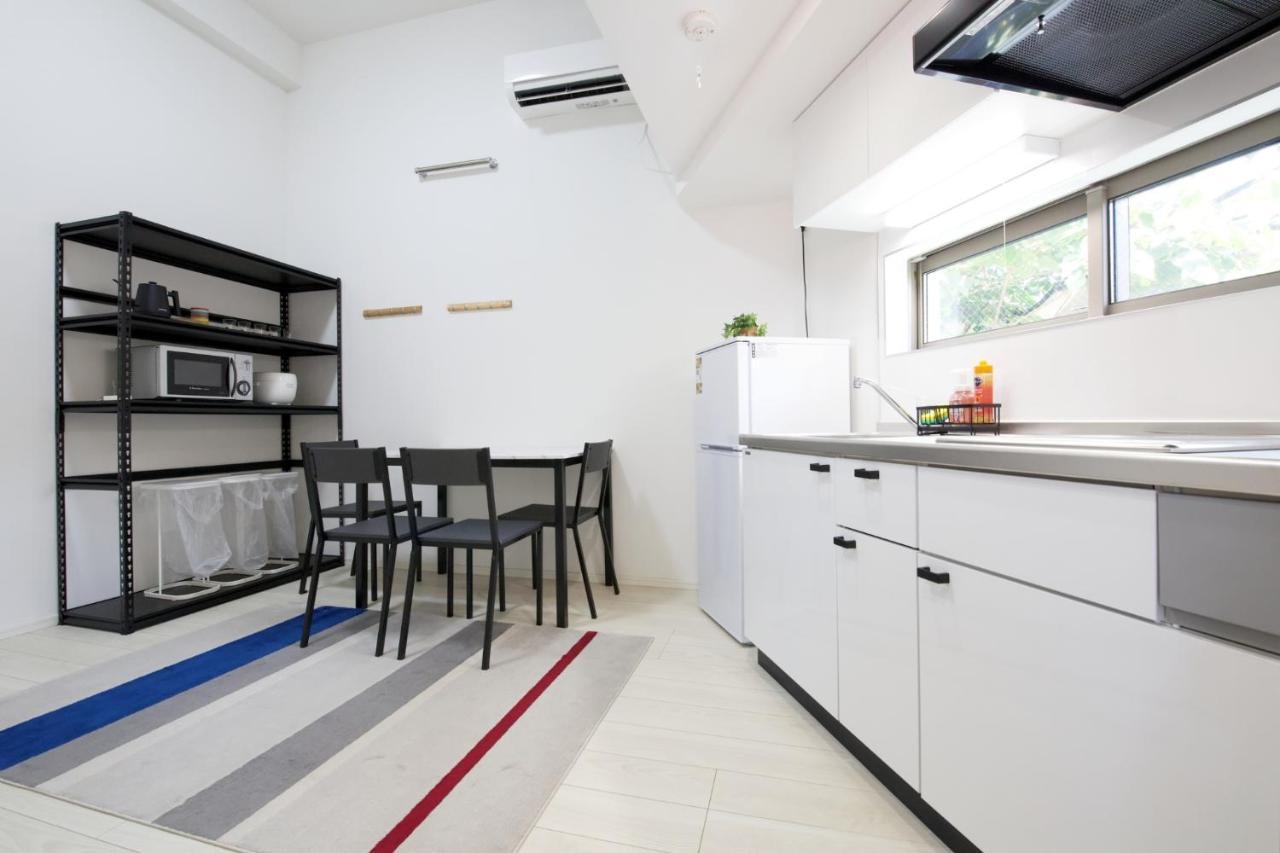 Aries Nishi-shinjuku 302 Apartment