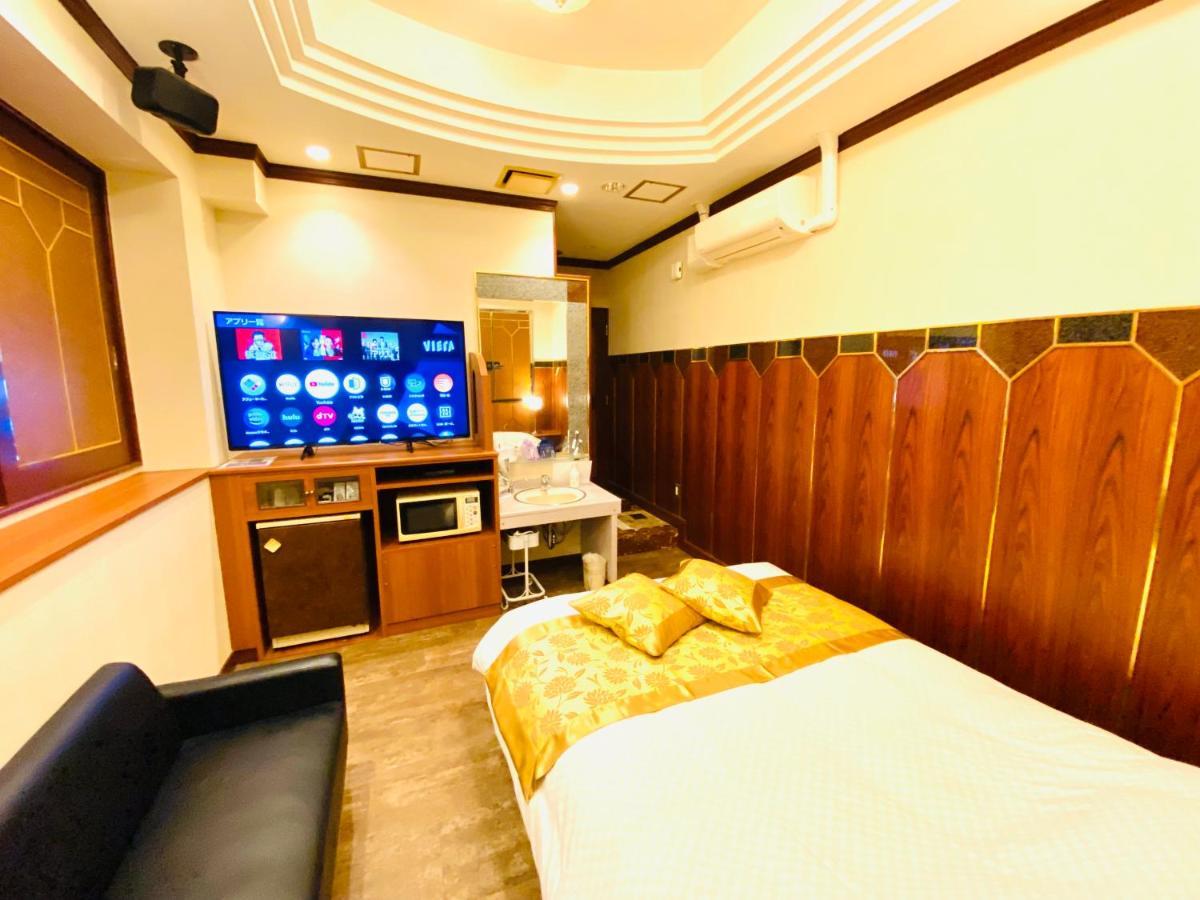 Crystal 大人専用 3* Tokyo