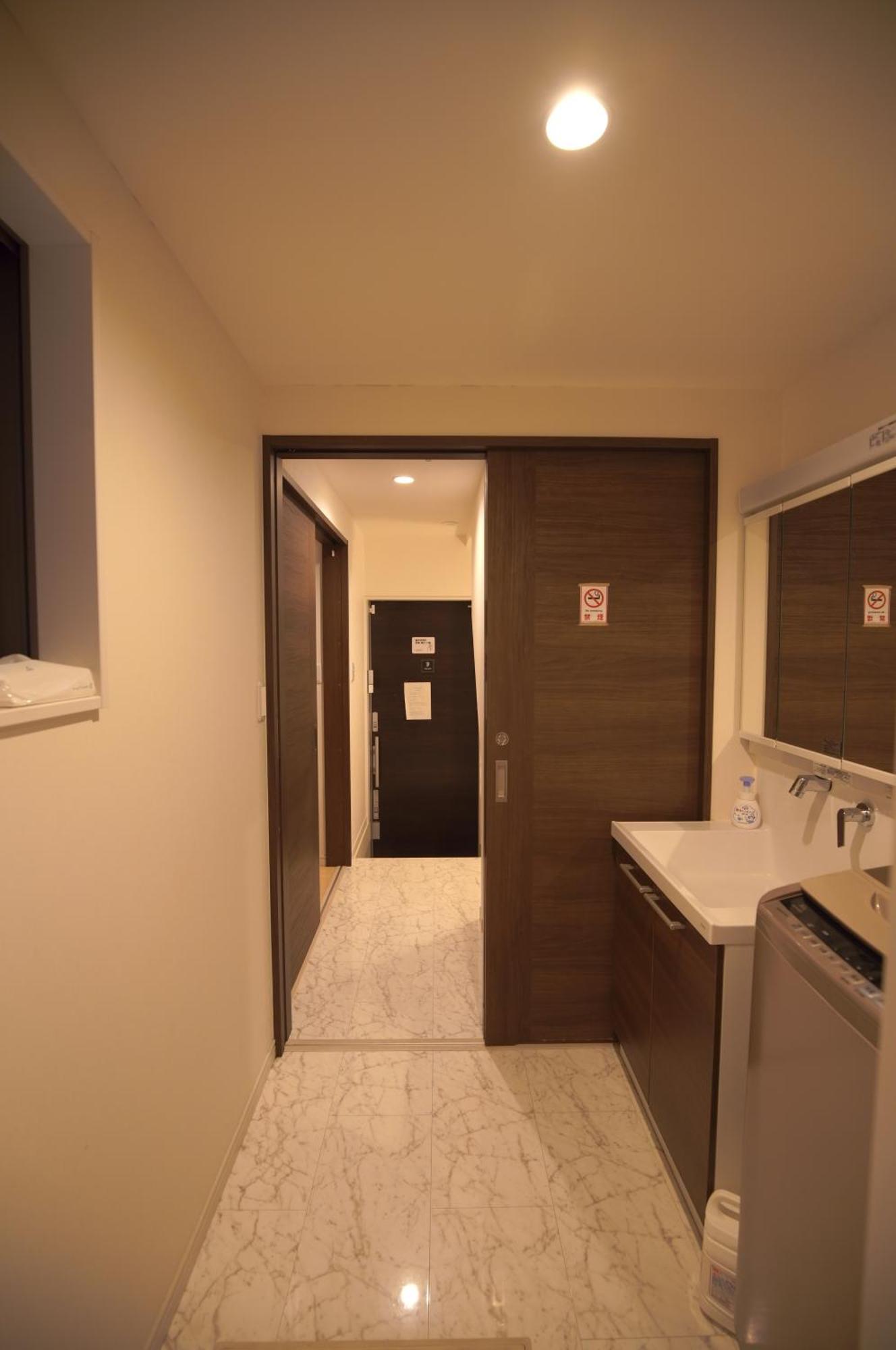 Qiqi House Tokyo: Spacious New For 8 With Easy Airport & Access