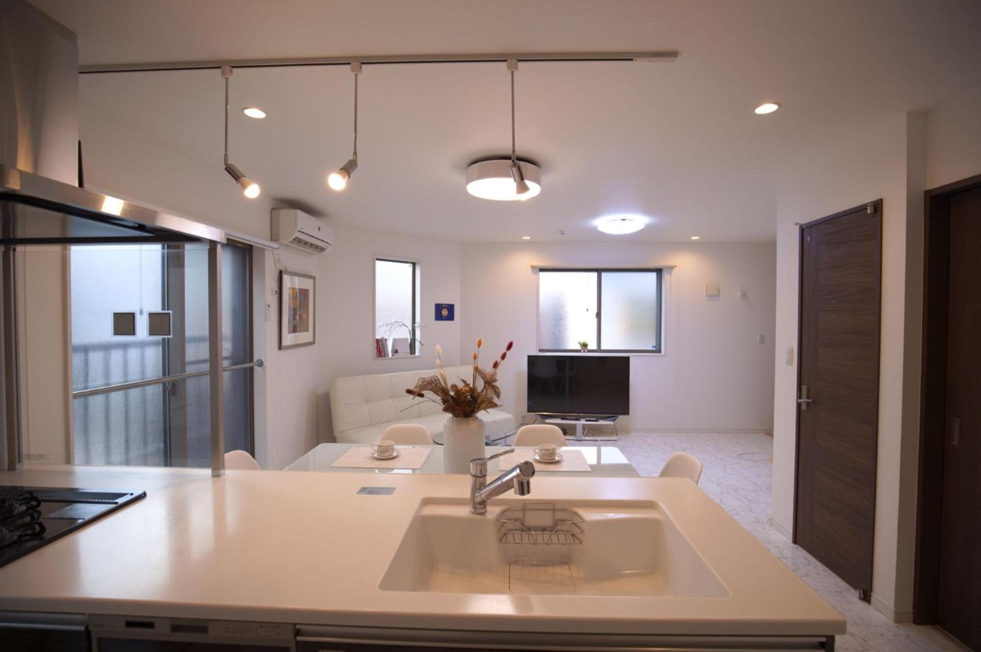 Qiqi House Tokyo: Spacious New For 8 With Easy Airport & Access *