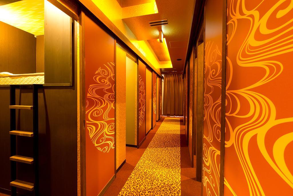 Capsule hotel Centurion Residential Tower