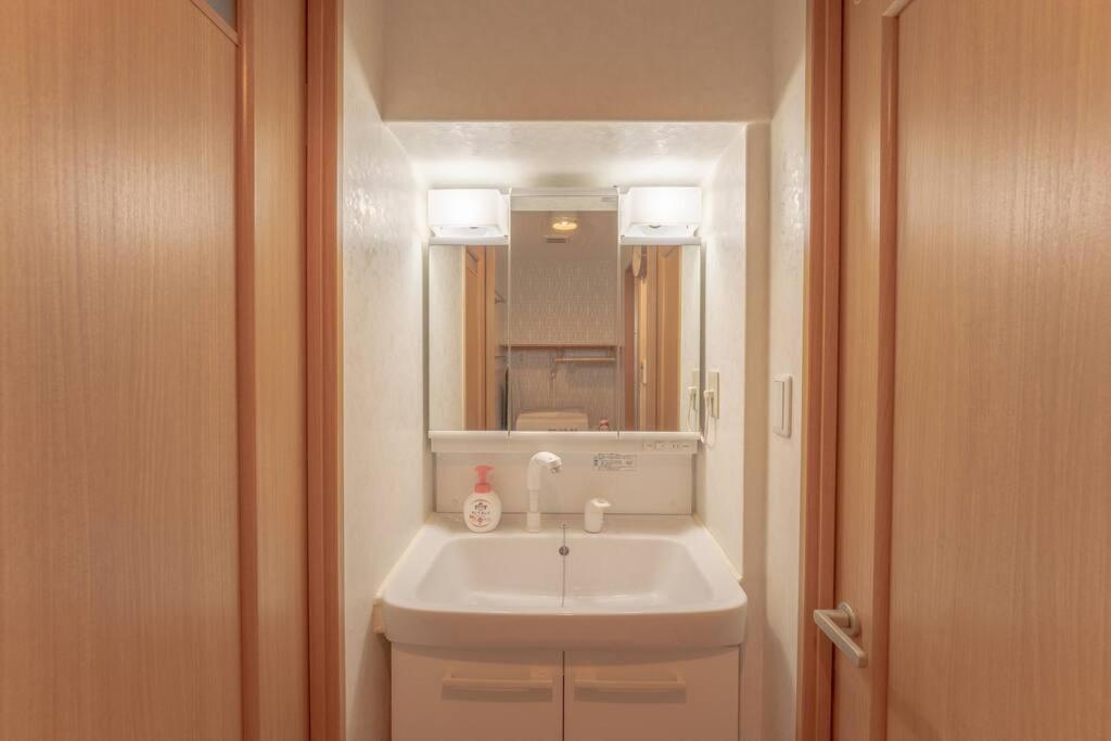 12 Min Walk To Shinjuku Str ,6 Min Higashishinjuku ,nearest Kabukicho ,shinjuku Oen, Apartment Tokyo