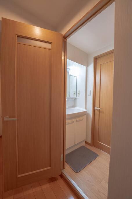 Apartment 12 Min Walk To Shinjuku Str ,6 Min Higashishinjuku ,nearest Kabukicho ,shinjuku Oen, Tokyo