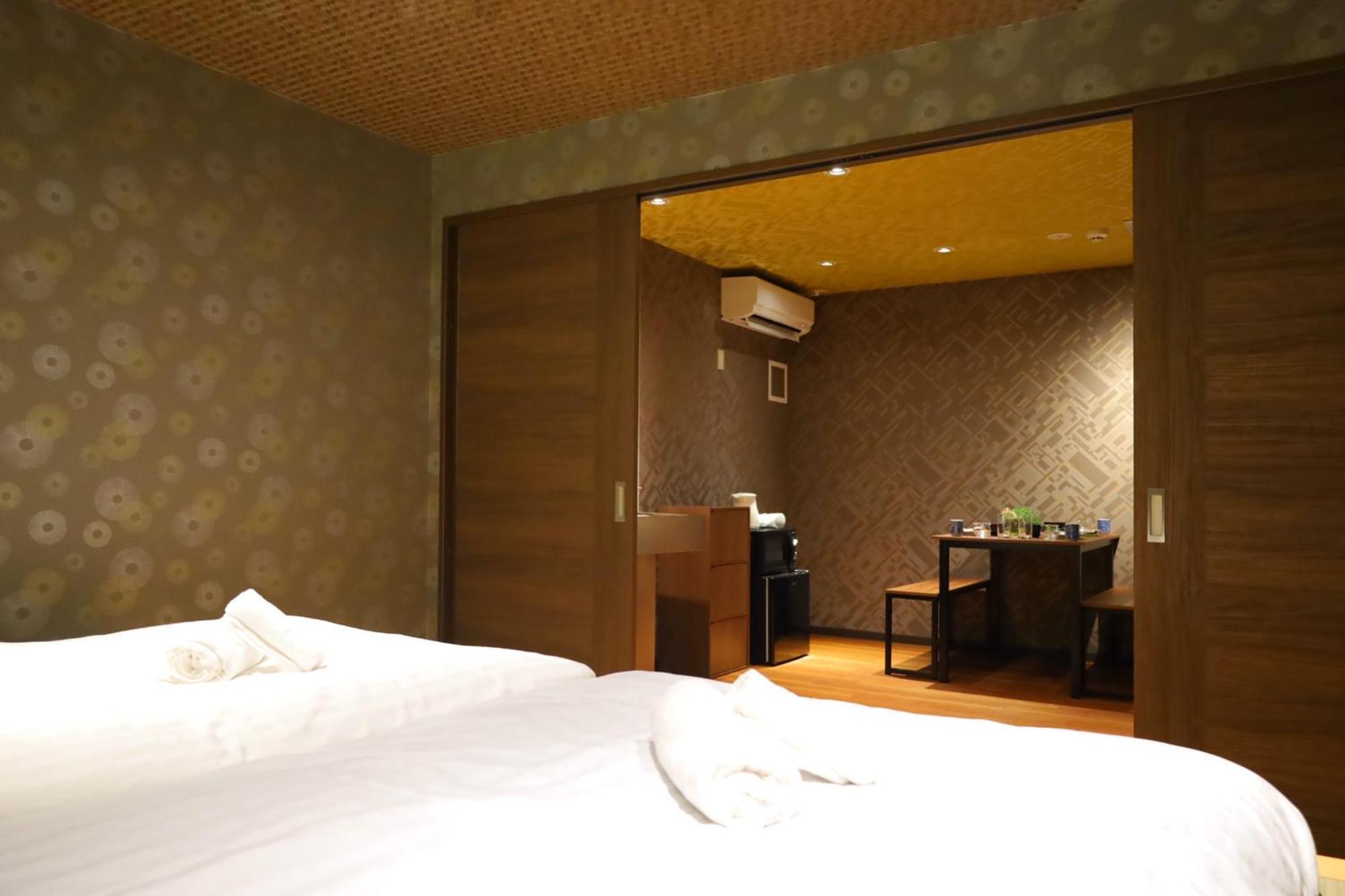 Apartment 泊露hakuro 1階