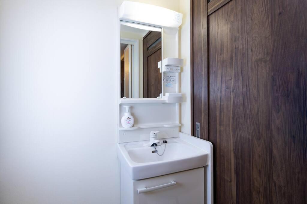 Nishishinjuku5chome Sta 5 Mins Walk Max 5 People Apartment *