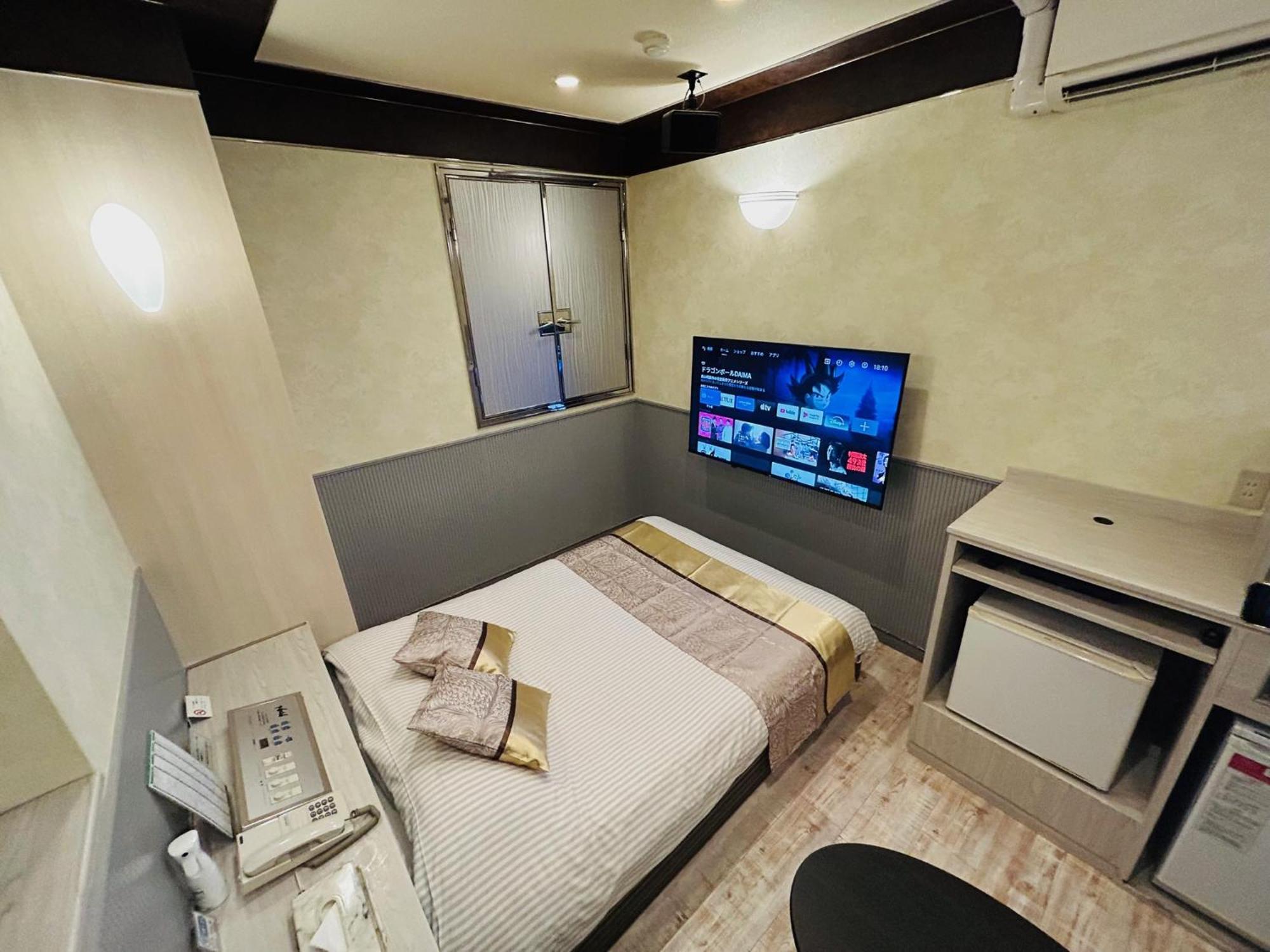 Crystal 大人専用 Hotel 3*