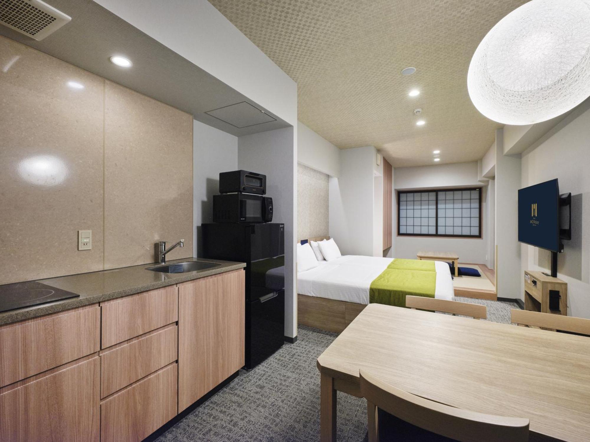 Monday Premium Ueno 4*