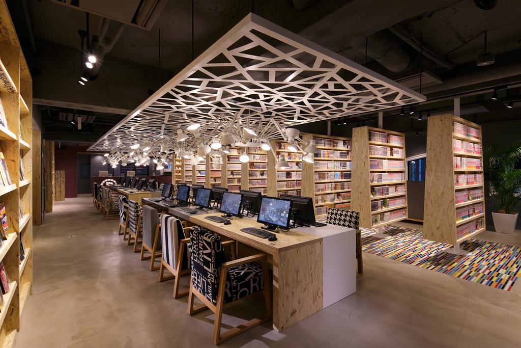 Booth Netcafe & Capsule *