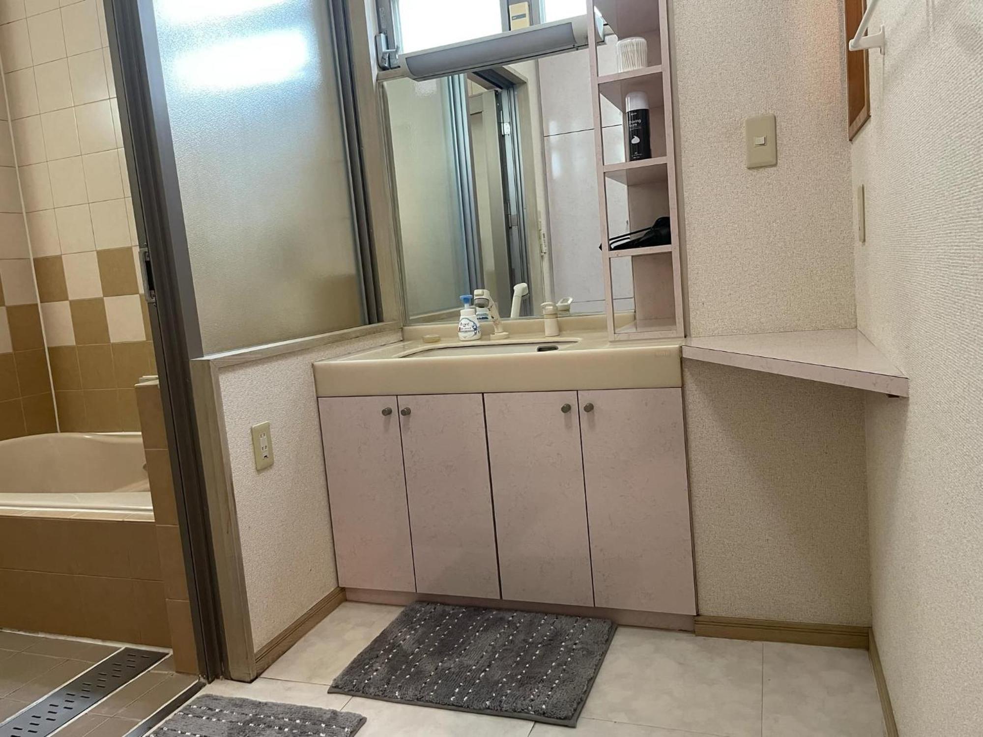 Mita Hillside 4br 3bathrooms *