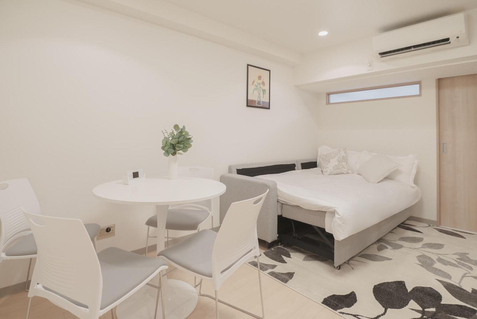 1 Minute From Higashi-shinjuku Station Large Living