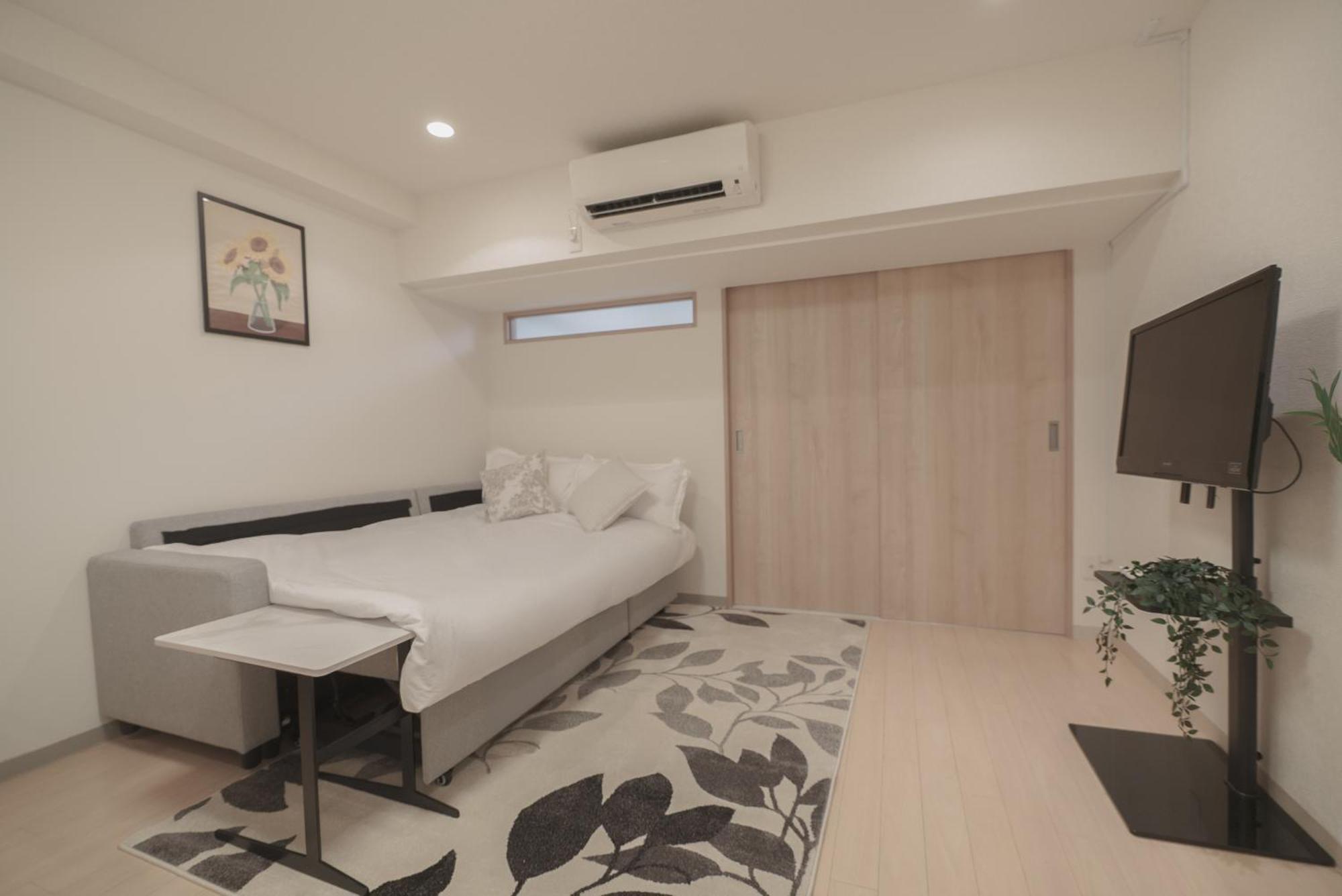 1 Minute From Higashi-shinjuku Station Large Living Tokyo