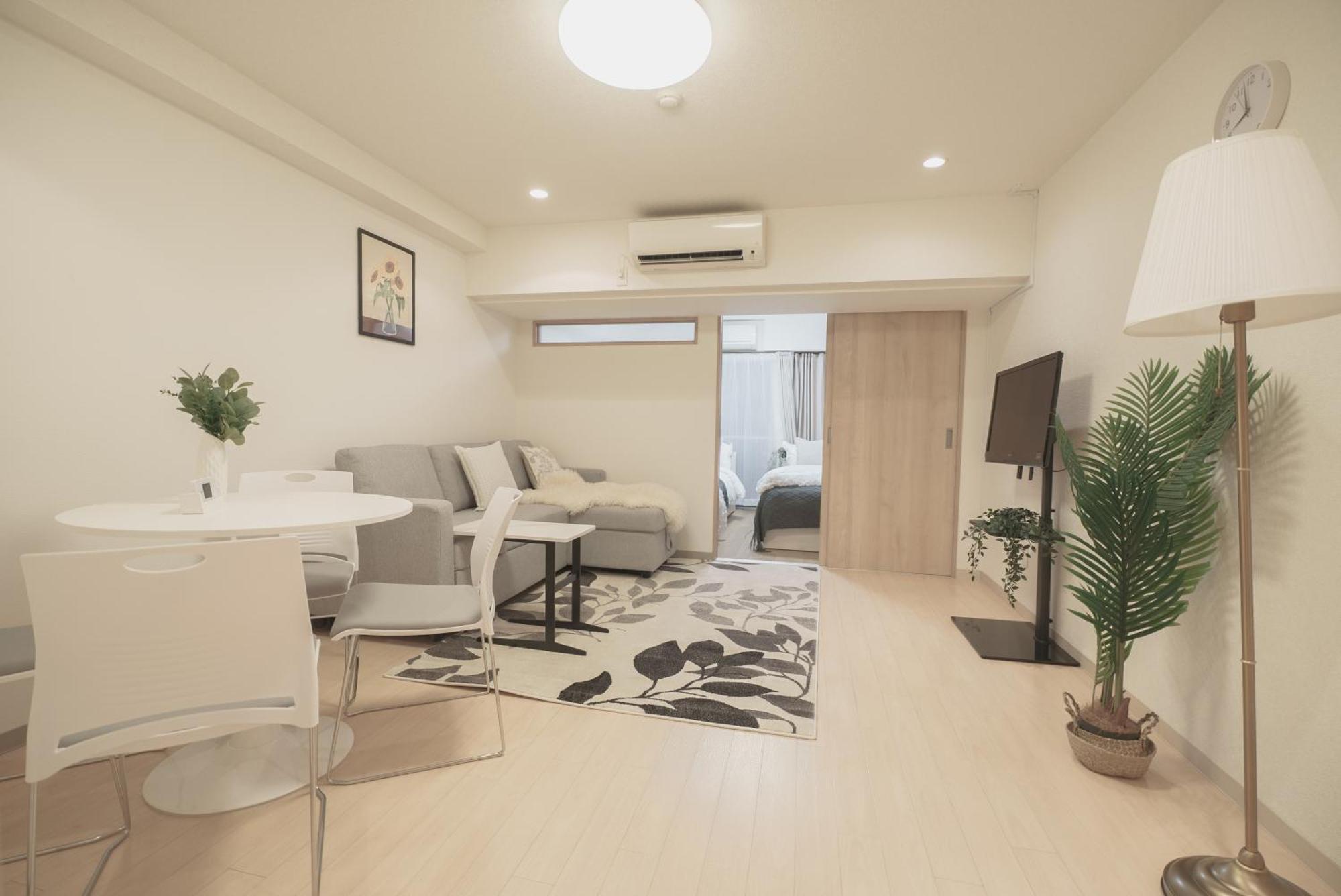 1 Minute From Higashi-shinjuku Station Large Living Tokyo