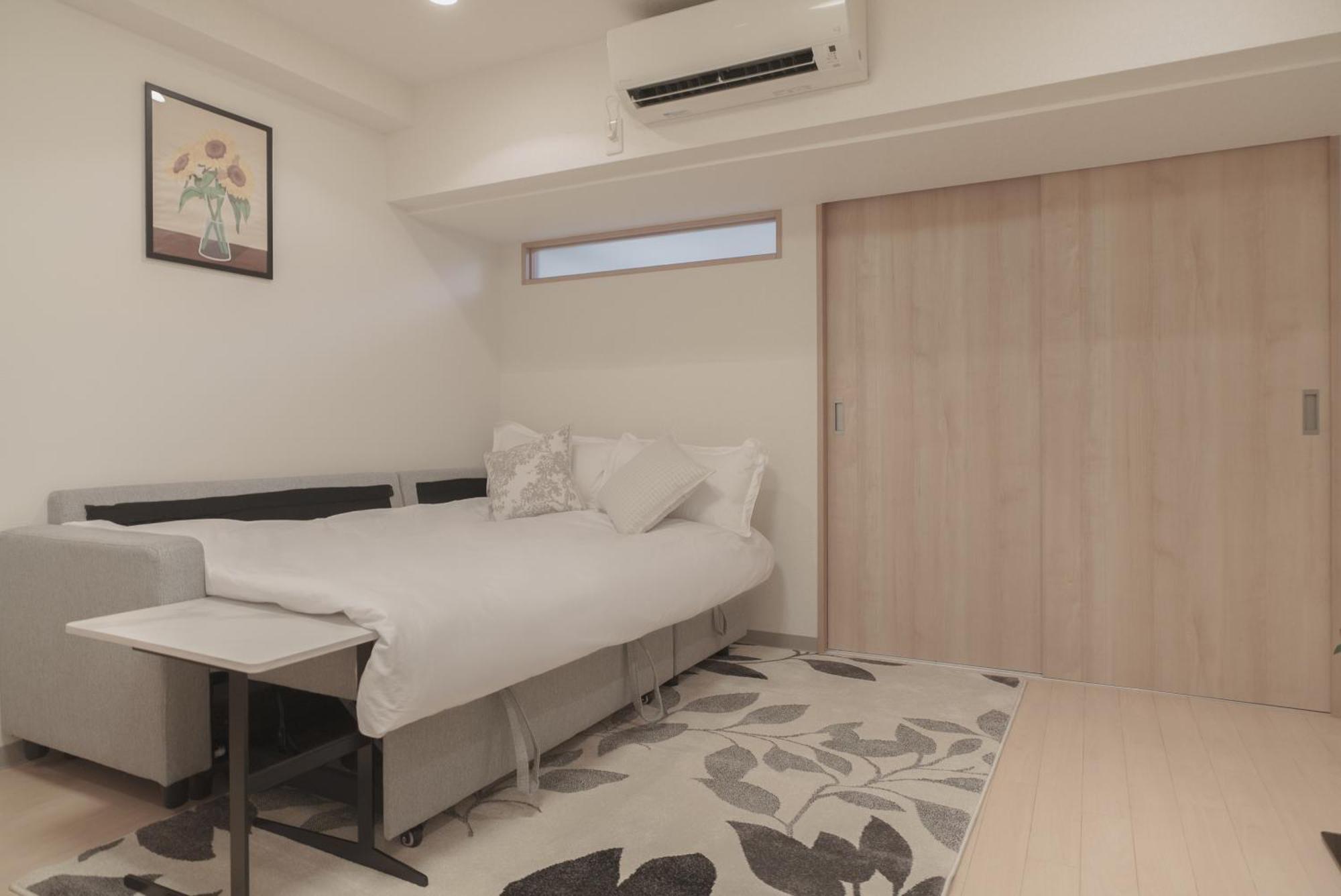 1 Minute From Higashi-shinjuku Station Large Living