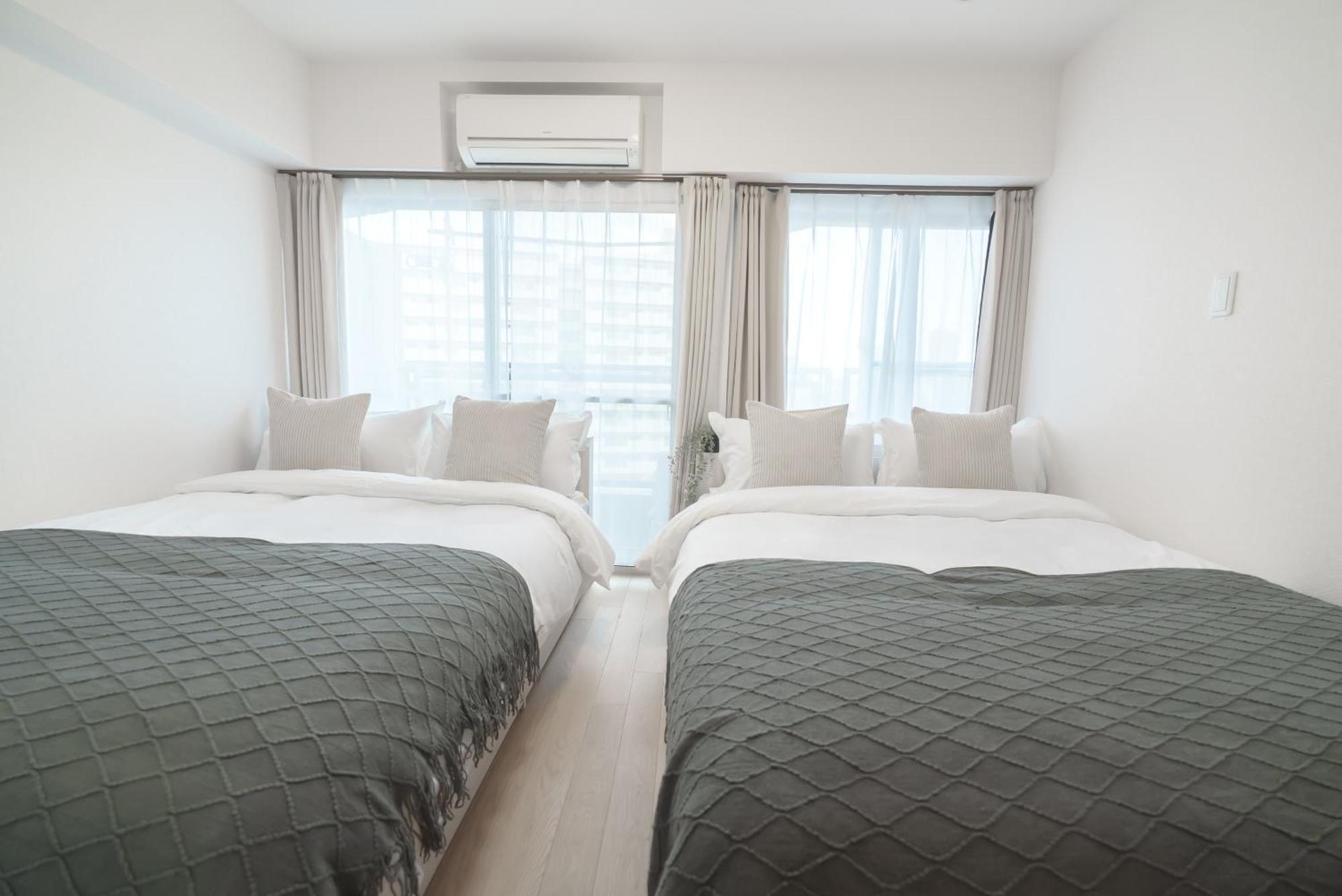1 Minute From Higashi-shinjuku Station Large Living Apartment *