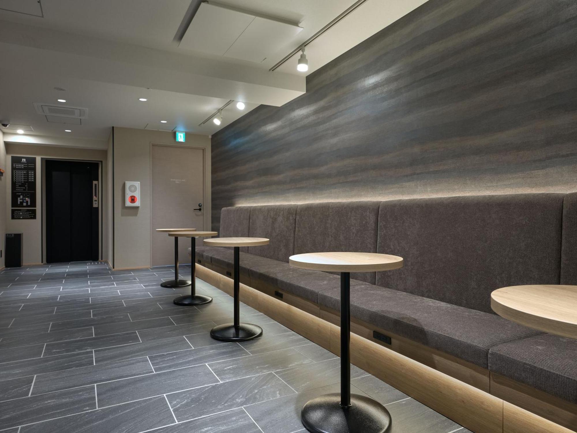 Premium Monday Ginza East