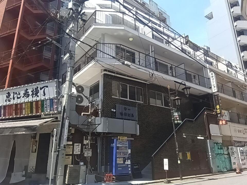 恵比寿駅から徒歩1分 渋谷3分 新宿10分 30m2でゆったり 最高の立地 302号室 Tokyo