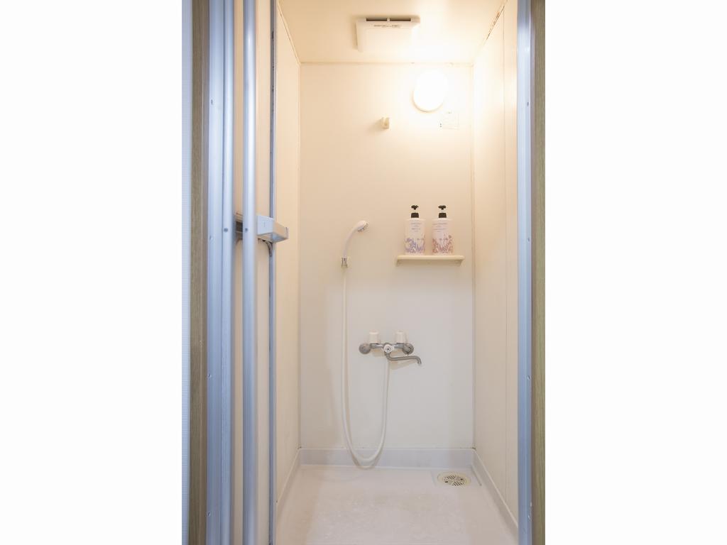 Oyo Tetora Akabane Capsule hotel