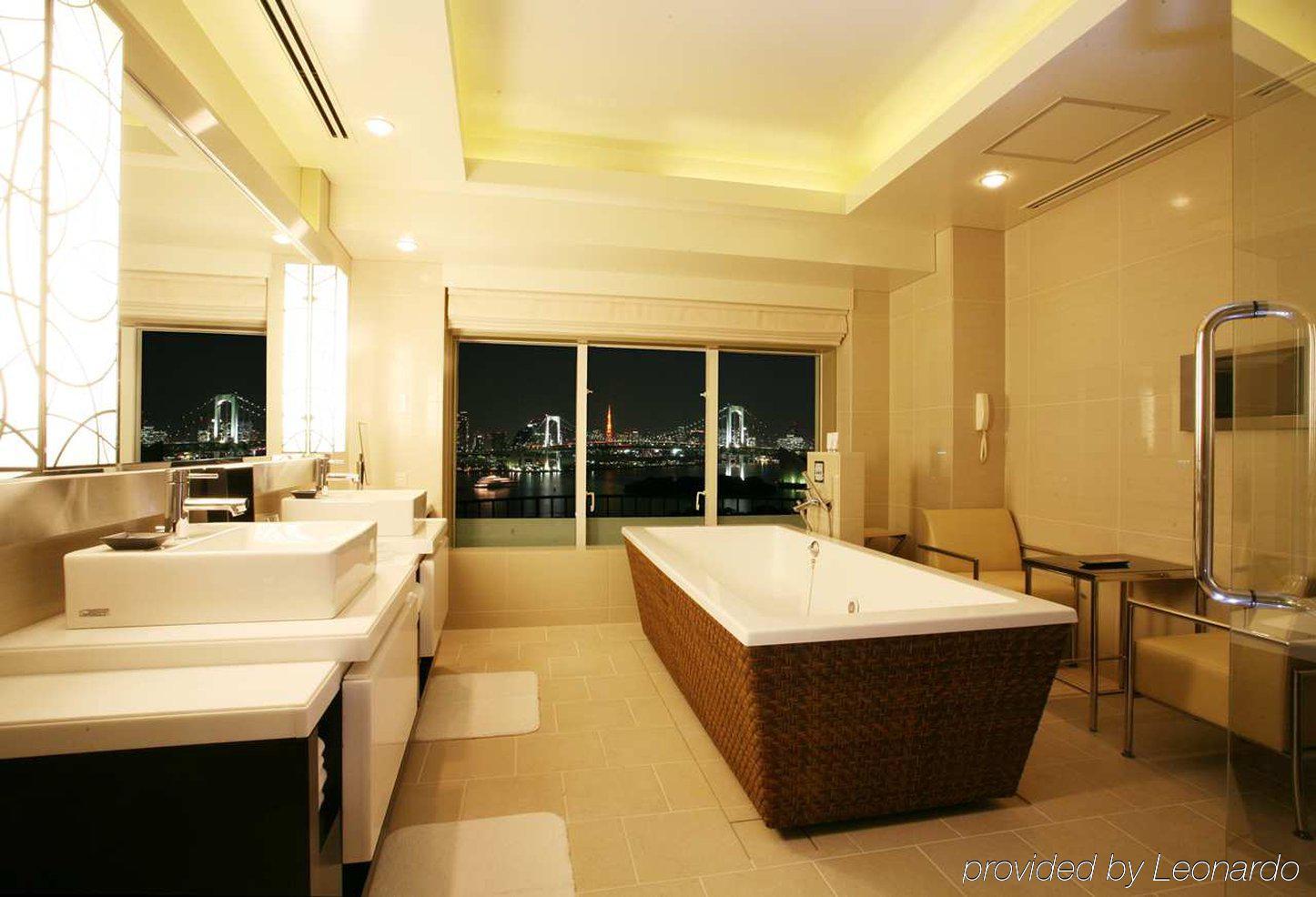 Hilton Odaiba Hotel 5*