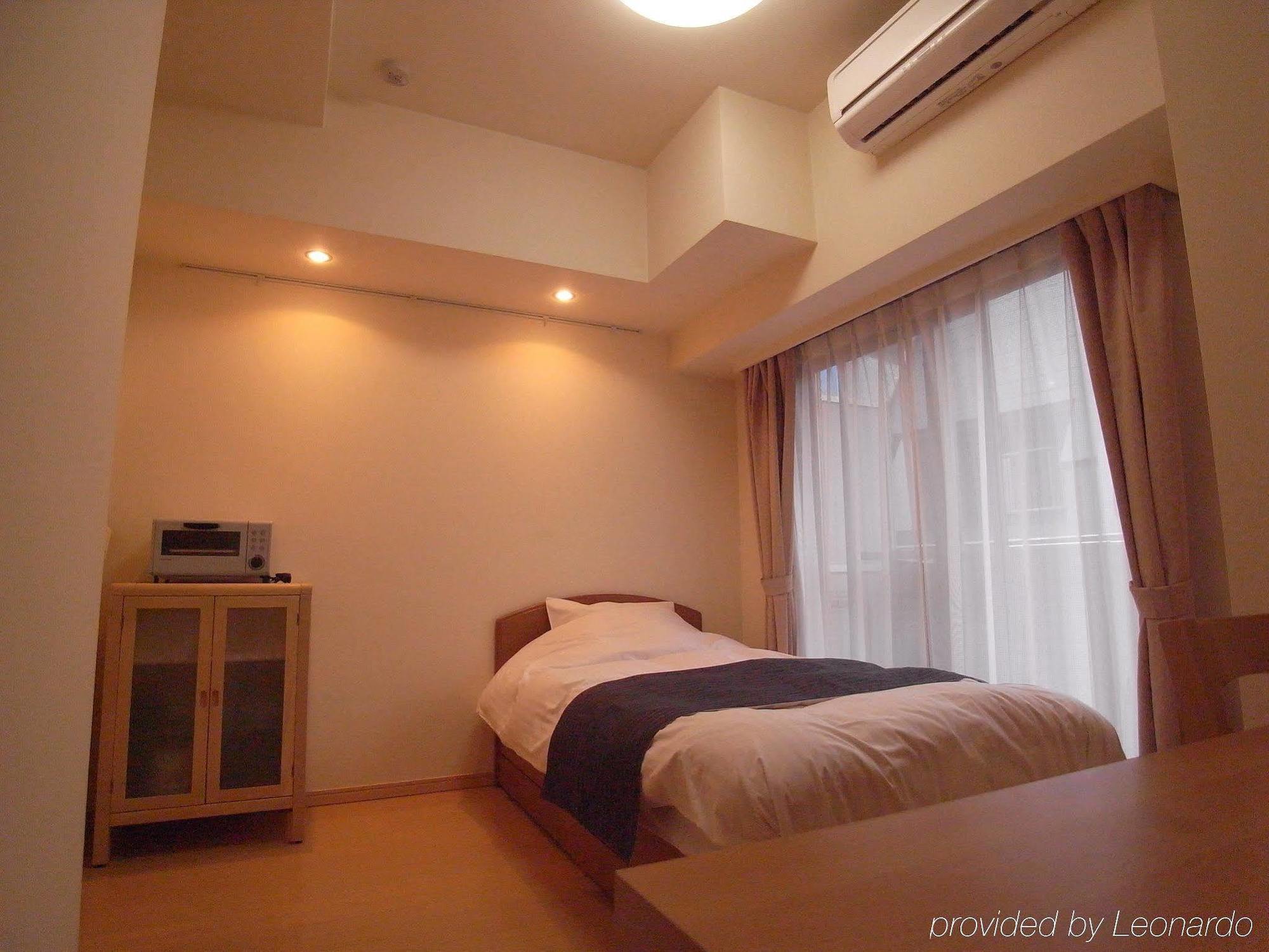 Concieria Shimbashi Crossia Apartment