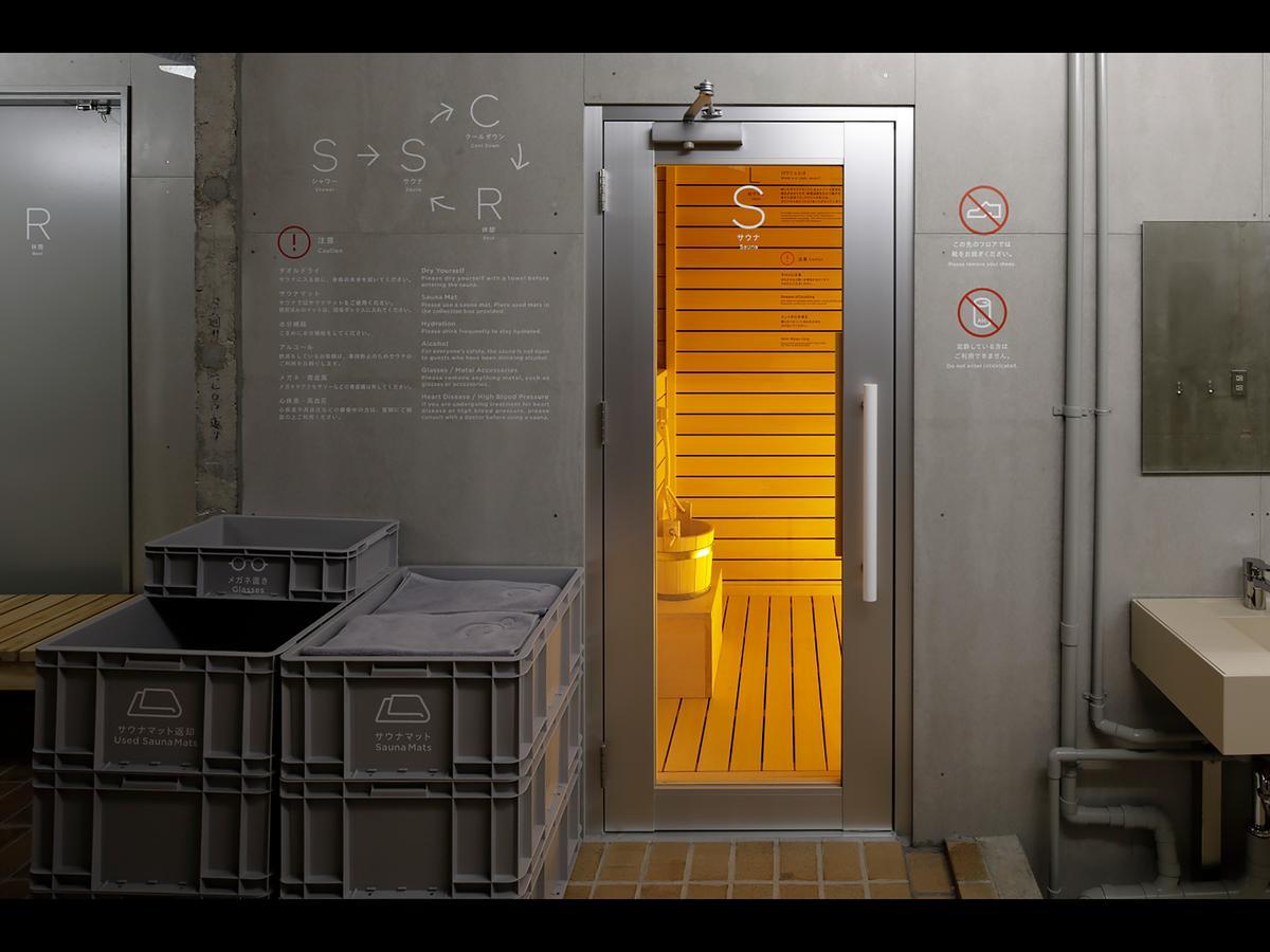 Capsule hotel Do-c Gotanda Tokyo