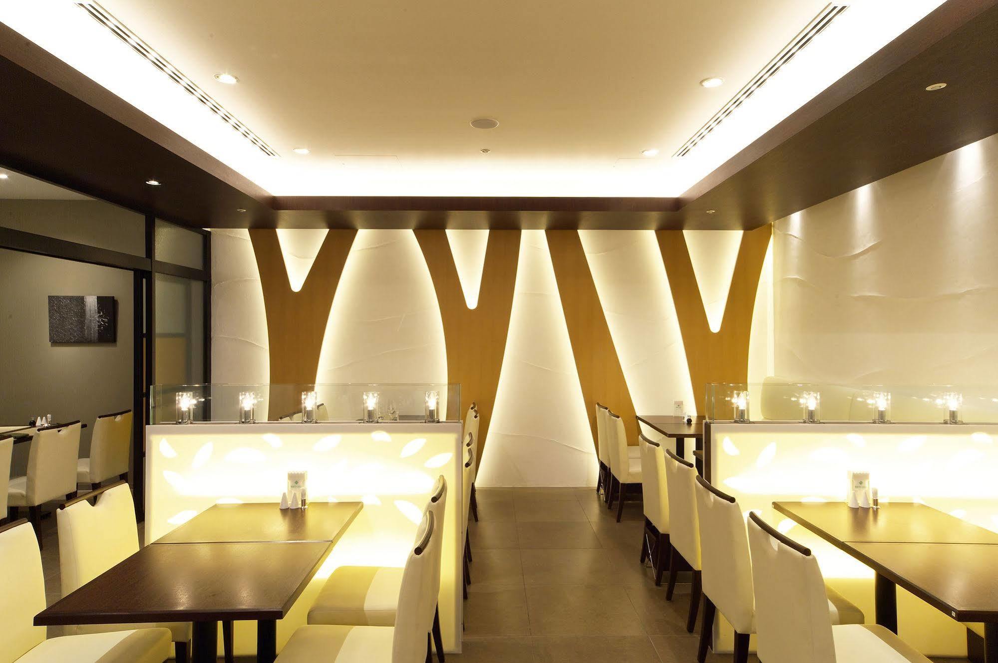 Palace 3* Tokyo