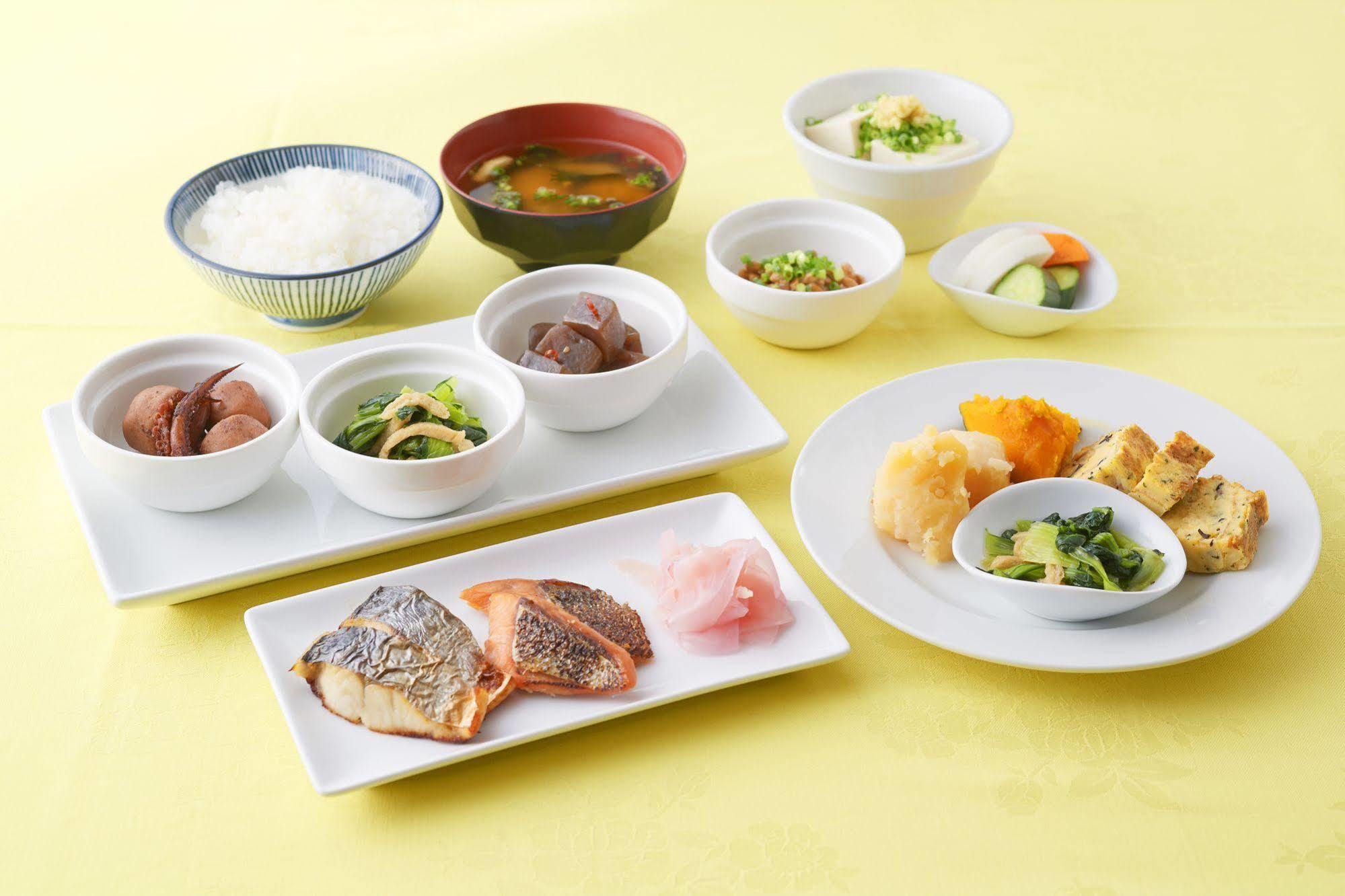 Sunroute Takadanobaba Hotel 3*
