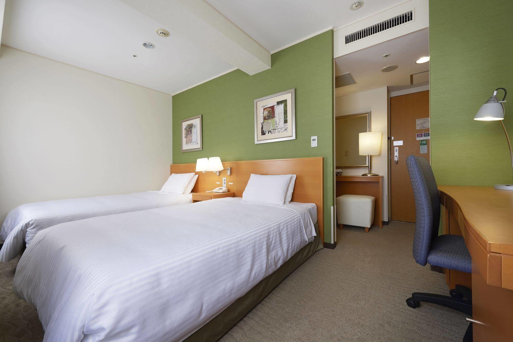 Sunroute Takadanobaba Hotel 3*