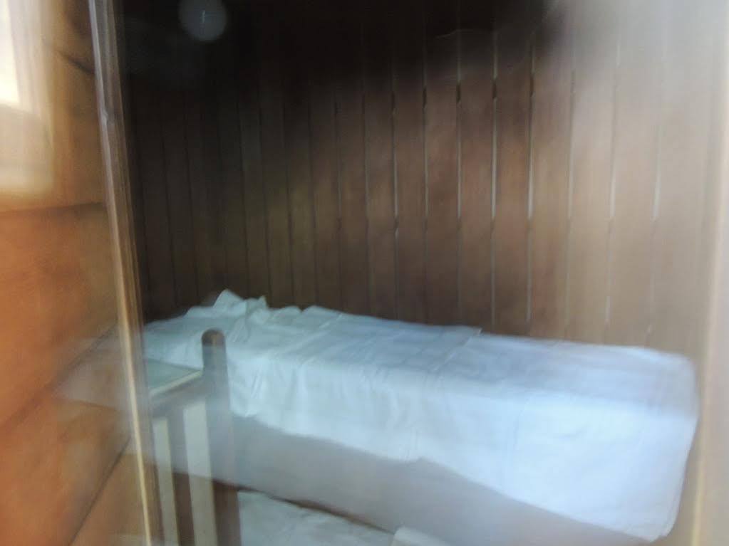 Capsule hotel Oyo Tetora Akabane Tokyo