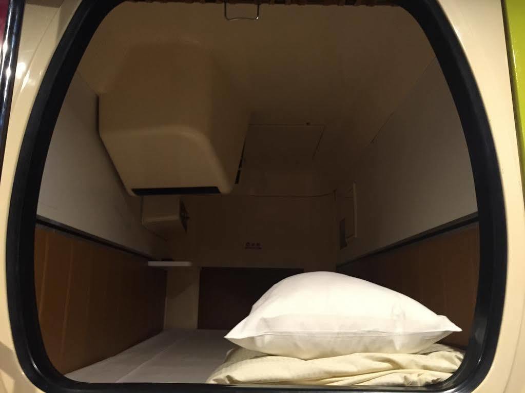 Oyo Tetora Akabane Capsule hotel