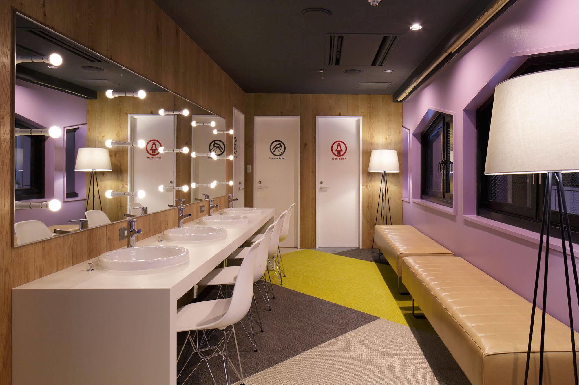 Capsule hotel Booth Netcafe & Capsule *