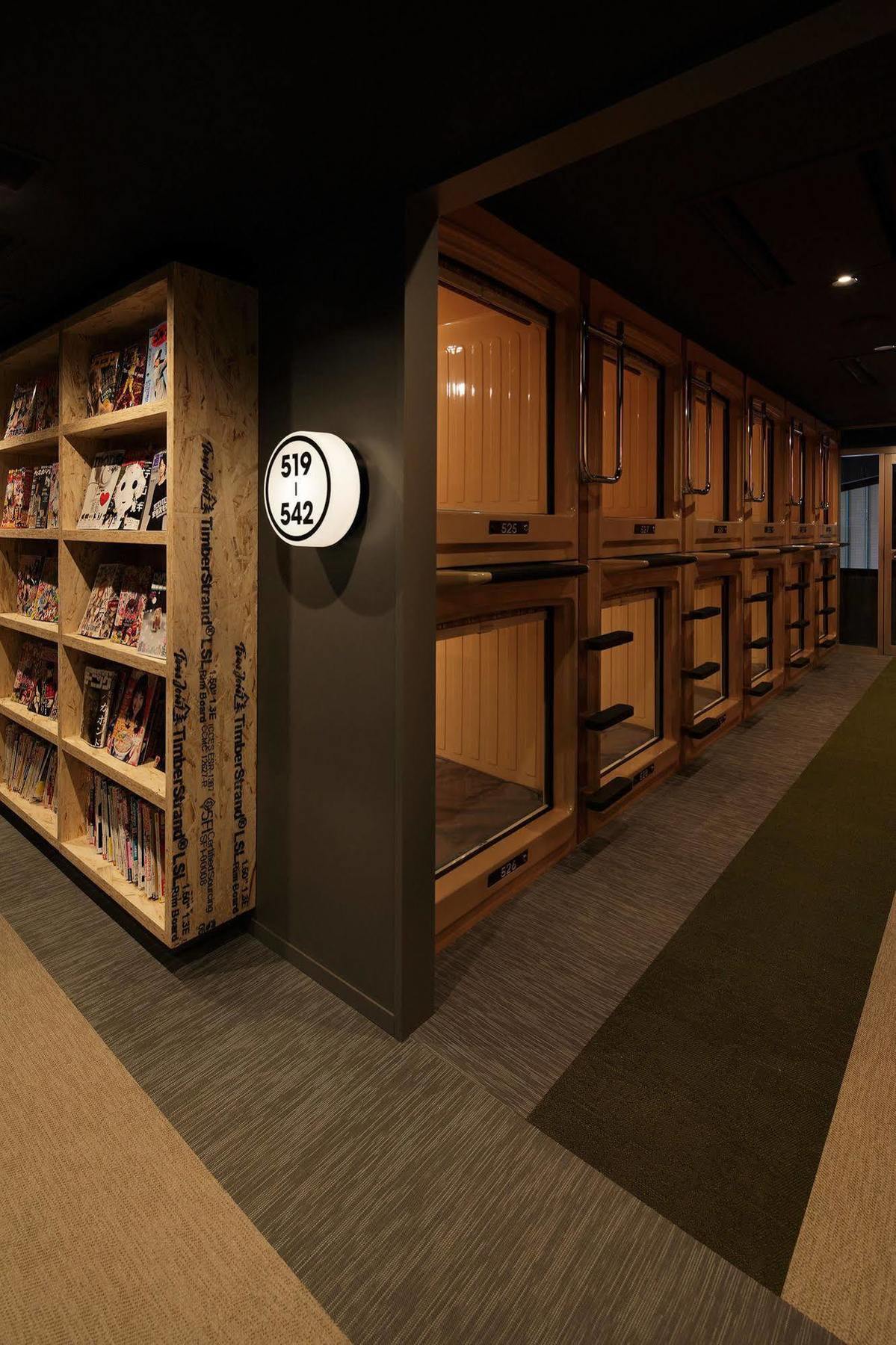 Booth Netcafe & Capsule Capsule hotel
