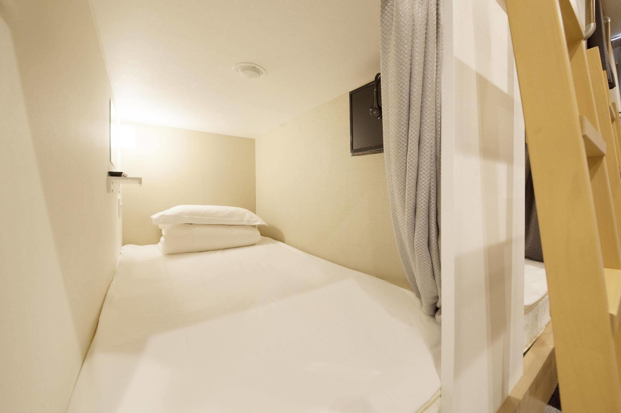 Capsule hotel Centurion Ladies Ueno Park 2*