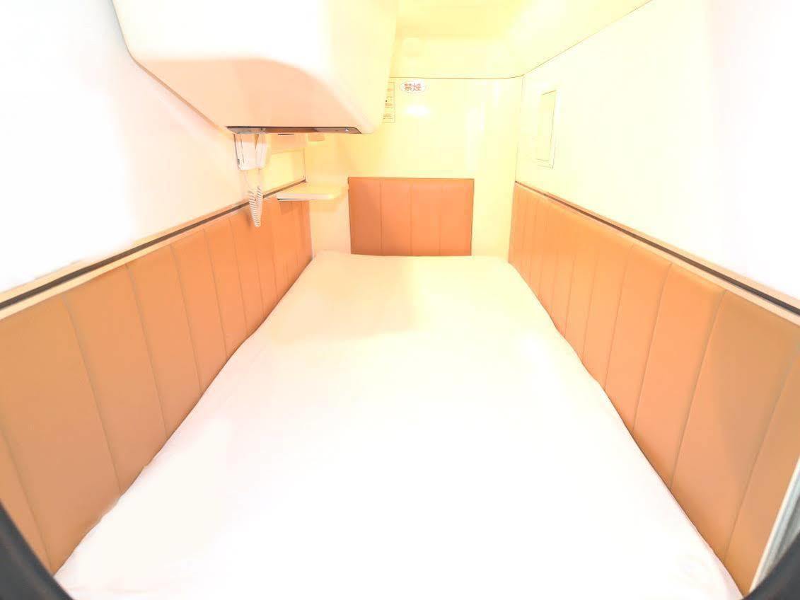 Capsule hotel Capsule Shimbashi *