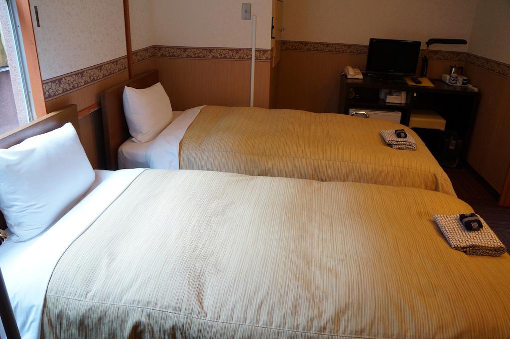 Oak Hotel *