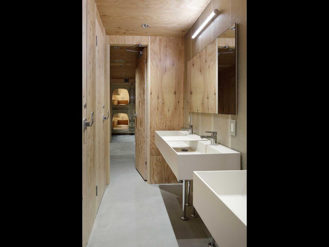 Capsule hotel Do-c Gotanda
