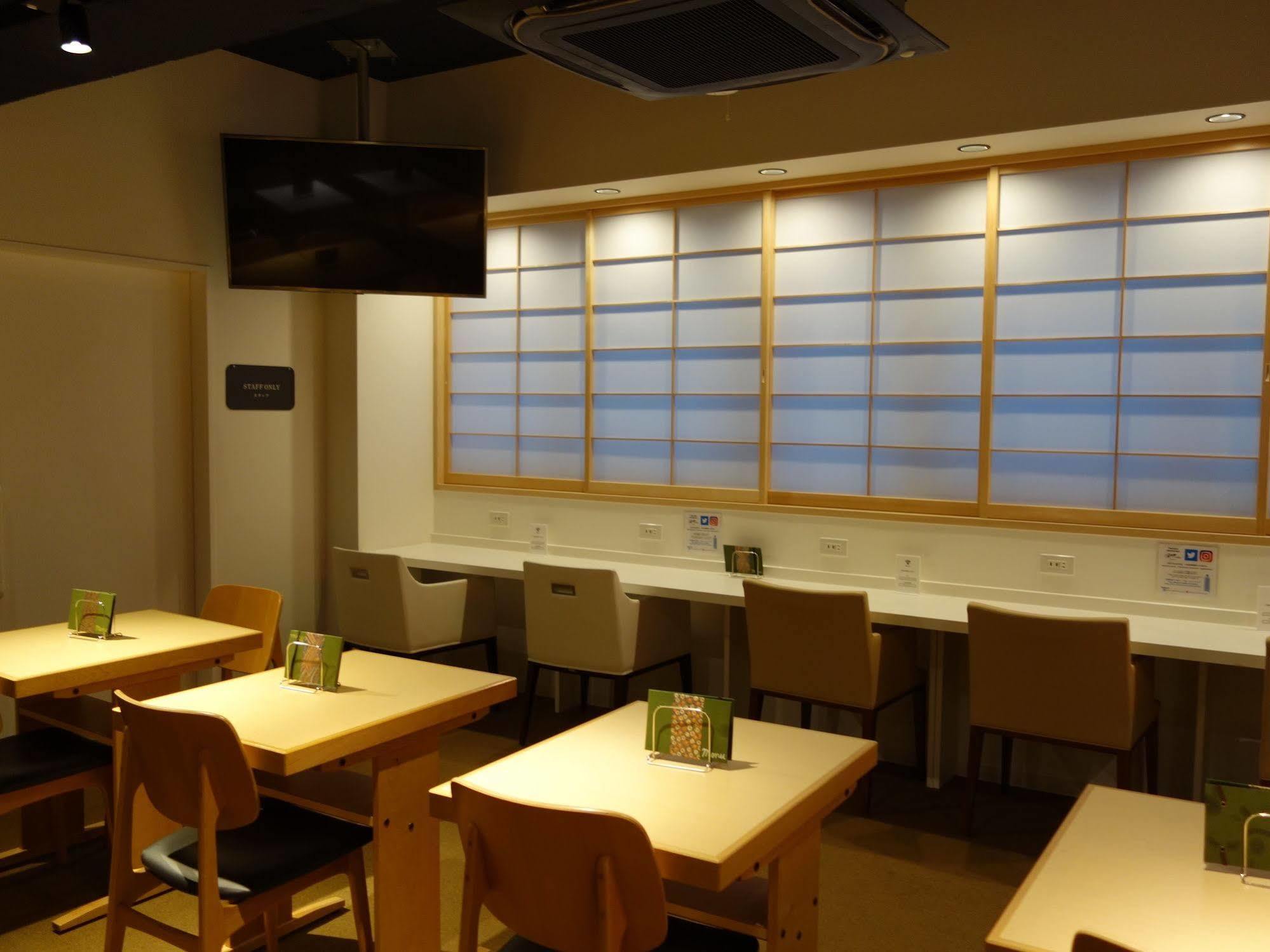 Nihonbashi Muromachi Bay Capsule hotel Tokyo