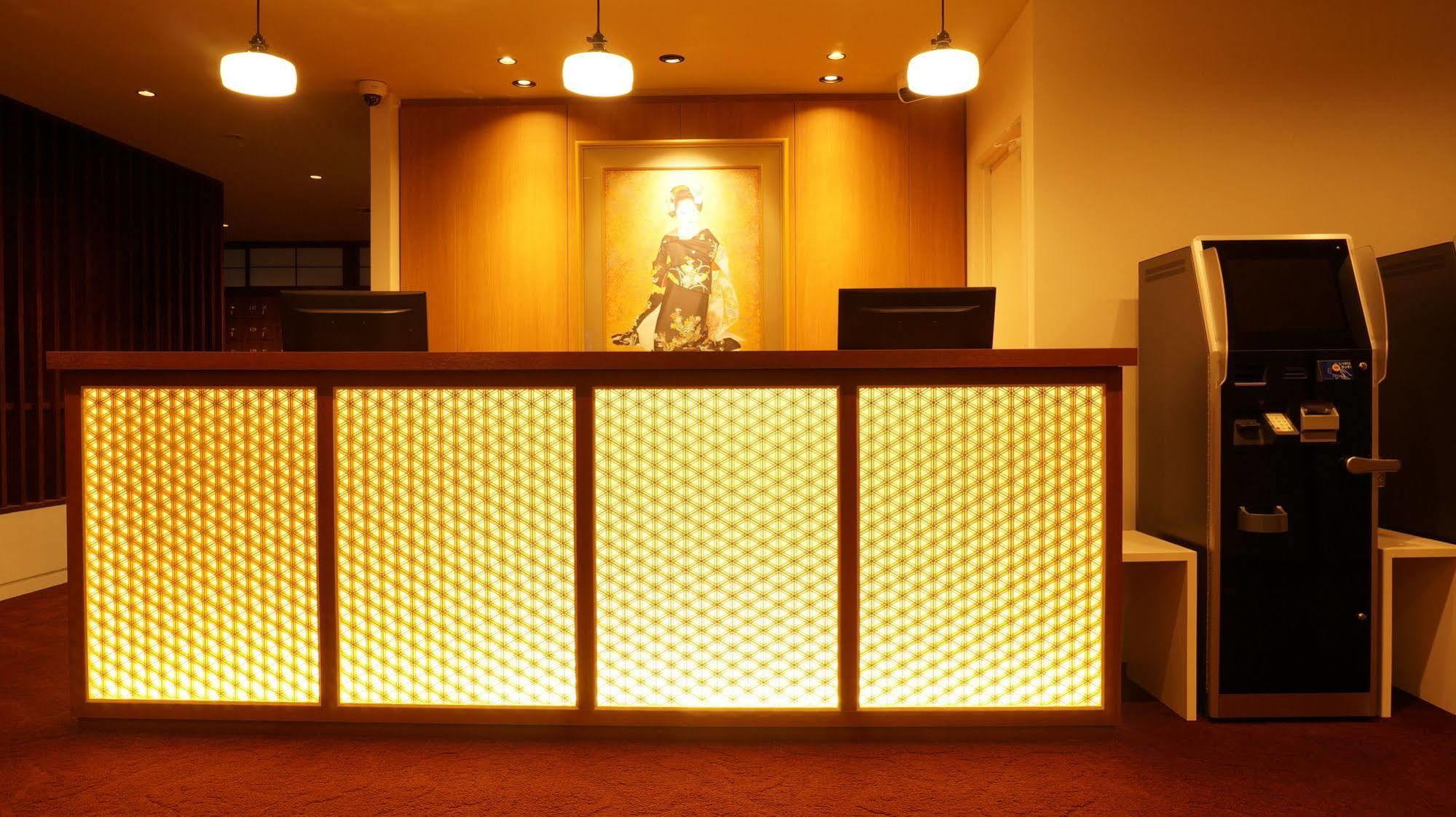 Nihonbashi Muromachi Bay Capsule hotel 2*