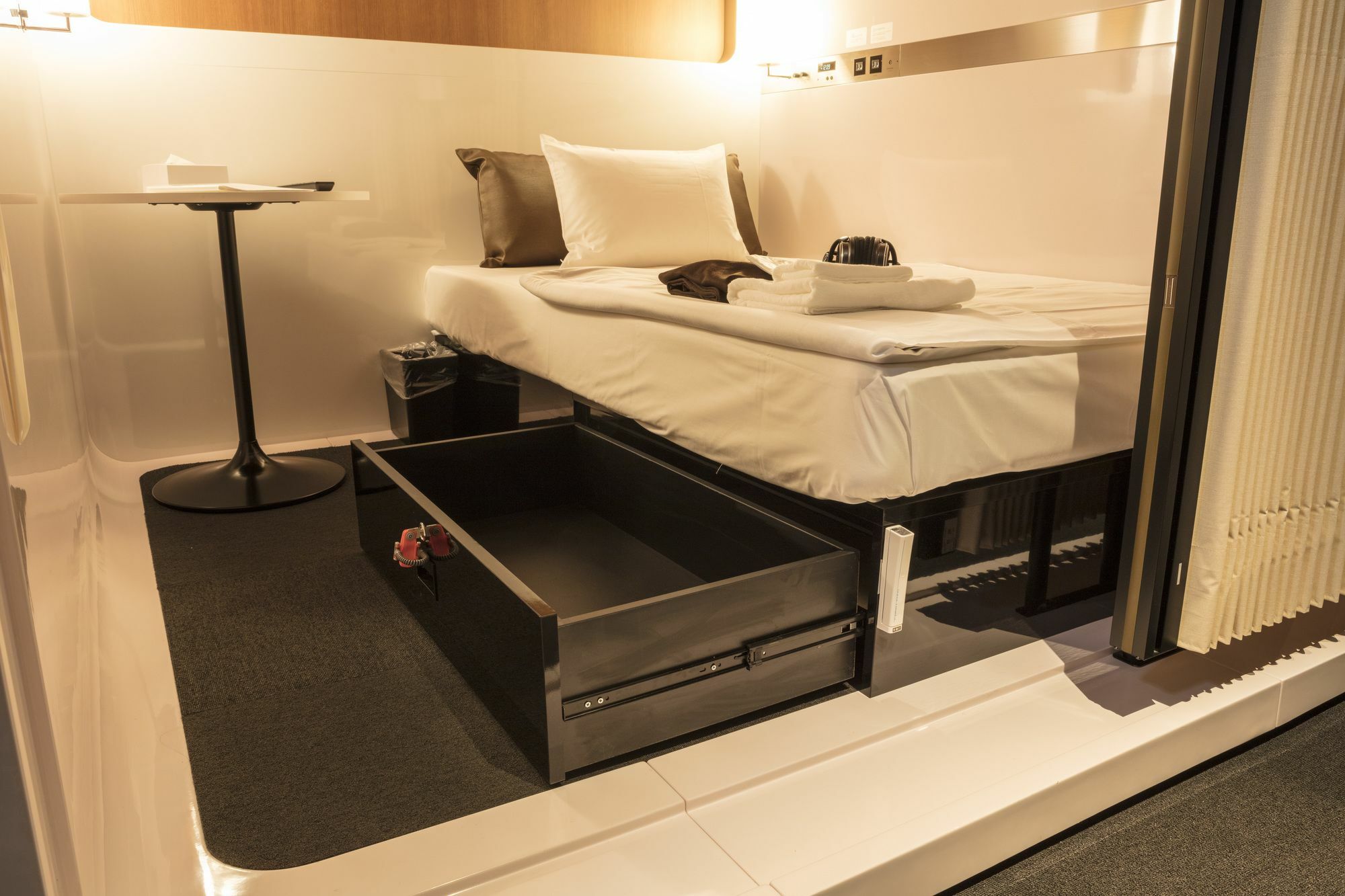 Capsule hotel First Nishiazabu