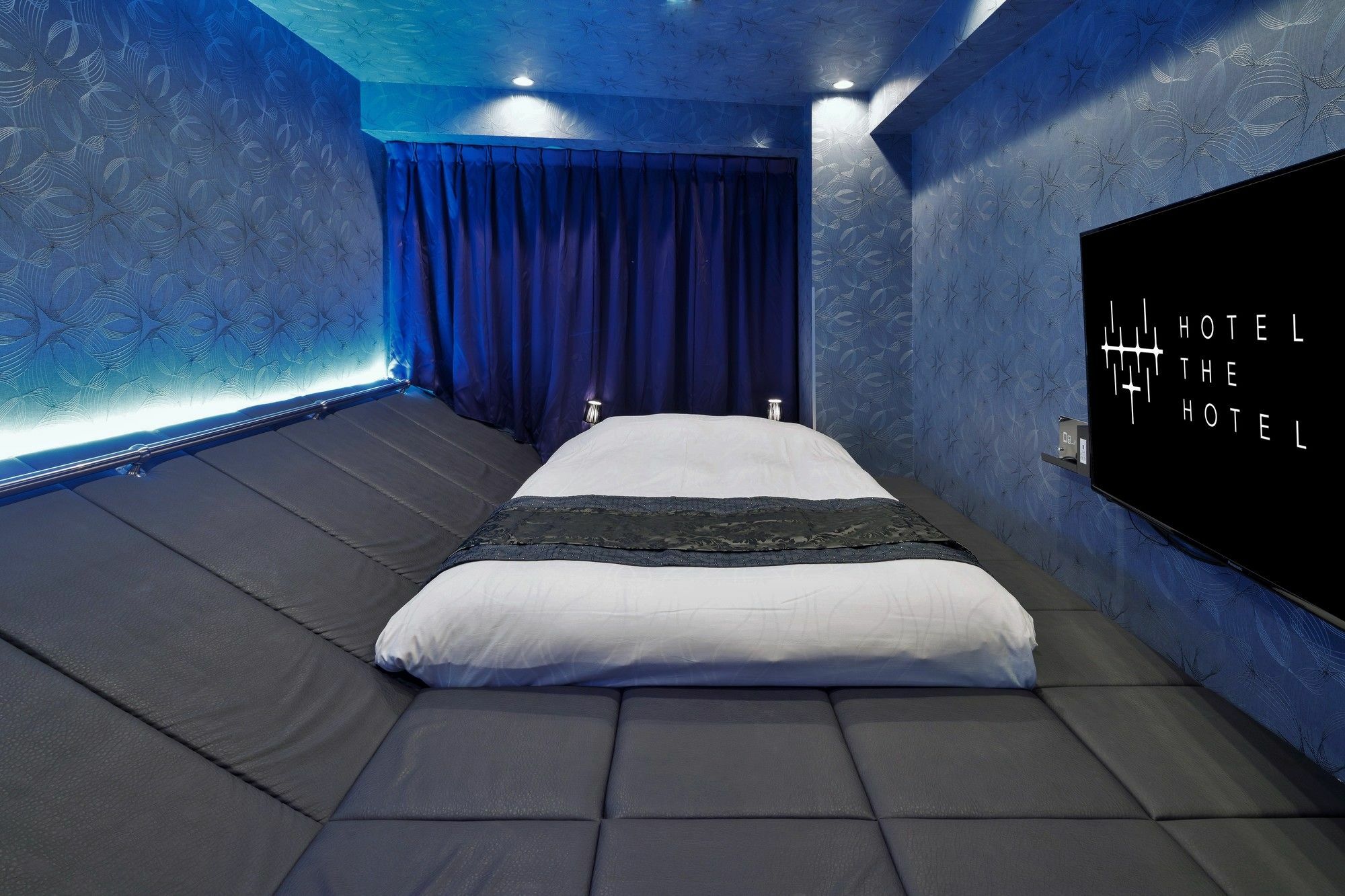 The Shinjuku (adults Only) *