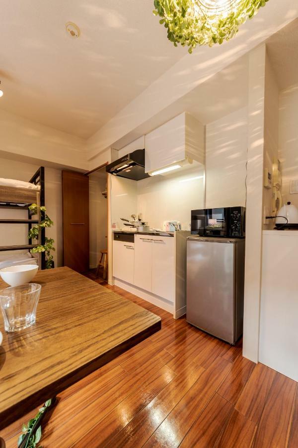 Residential Stage Higashi Shinjuku Apartment *