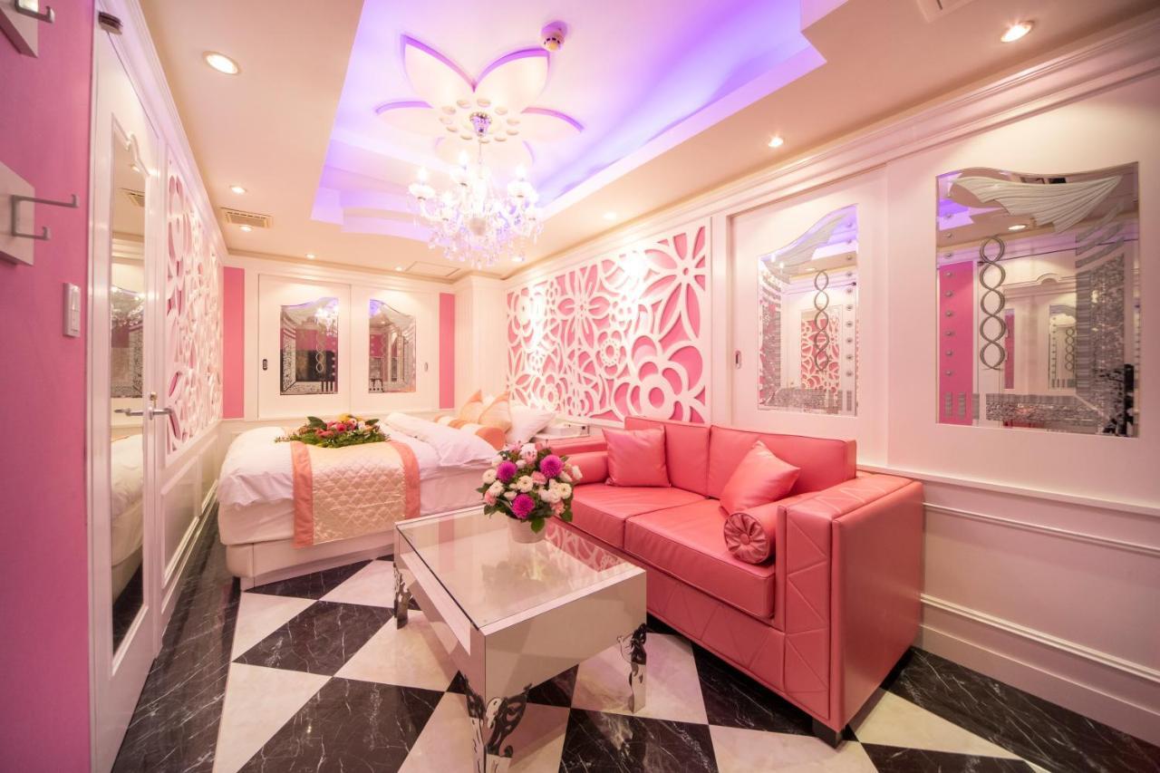 Love hotel Secret Veny (adults Only)