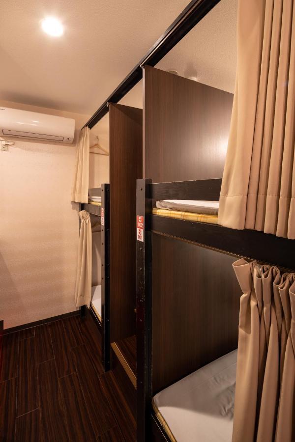 Capsule hotel Owl Nippori