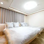 La3 Hotel 新宿三階建て一軒家（屋内エレベーター付き)