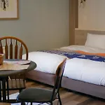 7 Rooms Hotel & Cafe
