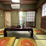 Shinjuku Shin-Okubo Japanese Style Inn