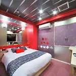 Hotel California Kaminarimon (Adults Only)
