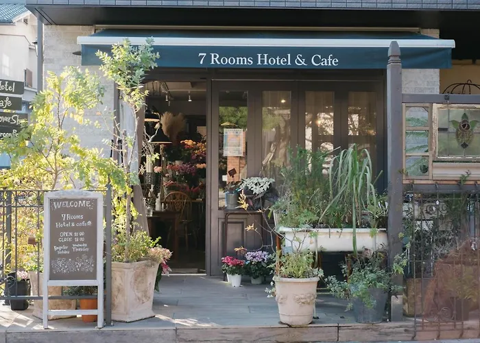 7 Rooms Hotel & Cafe