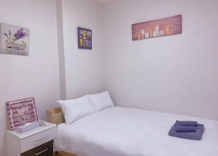 Yikebukuro Luckyhouse 池袋一軒家 幸運の家